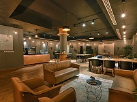 Offices for rent at scale مكاتب مجهزة للايجار في مساحة عمل مشتركة waiting area 2