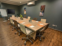 Offices for rent at scale مكاتب مجهزة للايجار في مساحة عمل مشتركة meeting room 3