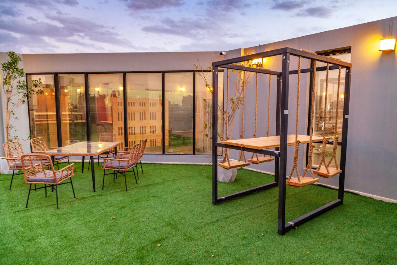 Offices for rent at scale مكاتب مجهزة للايجار في مساحة عمل مشتركة waiting area 6