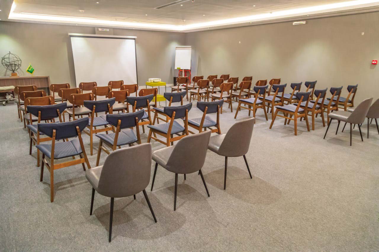 Offices for rent at scale مكاتب مجهزة للايجار في مساحة عمل مشتركة privet area 3